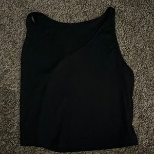 women’s black tank